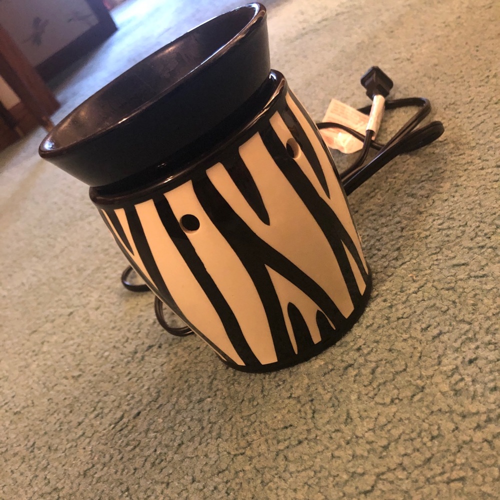 Scentsy candle warmer